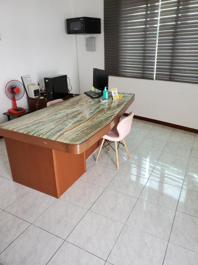 Little Kampung Studio Teluk Intan Esterno foto